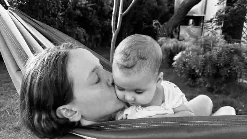 Here is the baby daughter of Taner Ölmez and Ece Çeşmioğlu Zeynep-min