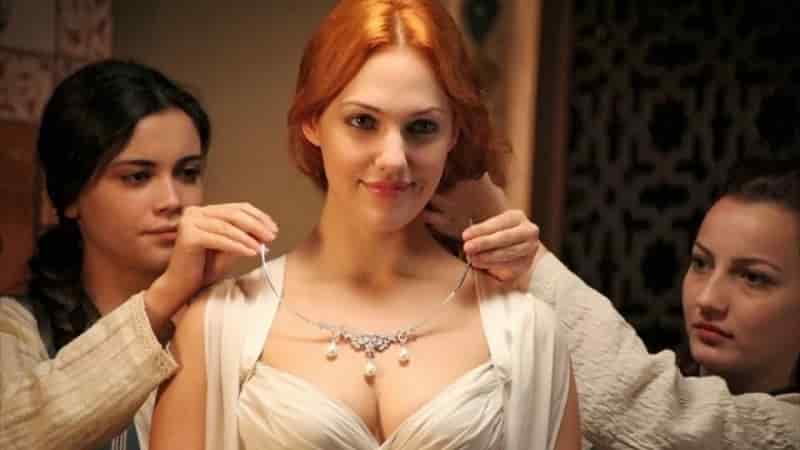 ru disney turkish series dizi 2023 Meryem Uzerli-min (1)