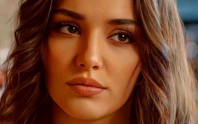 Hande Erçel, Most Beautiful Actress of Turkish Dizi Series