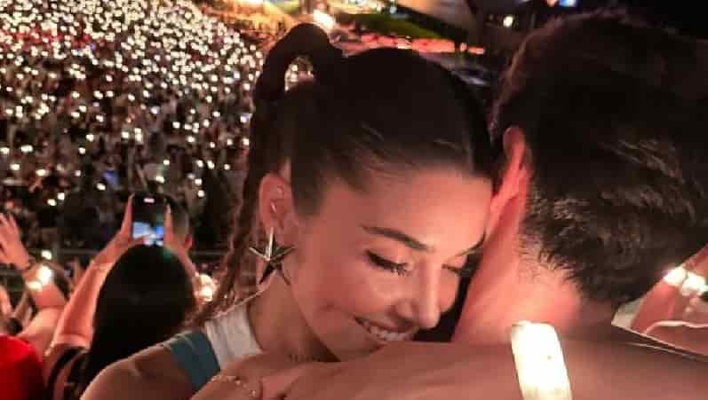 Hande Erçel and Hakan Sabancı - The new Turkish couple declared their love at a Coldplay Concert-min