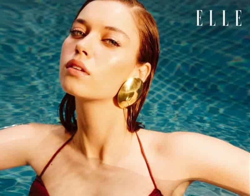 Where and with whom will Afra Saraçoğlu spend her Summer Holiday after the final season of Yalı Çapkını-min