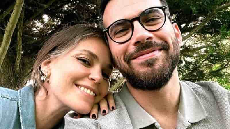 turkish actress Aslı Enver Became Mother Baby Daughter Elay 1q-min