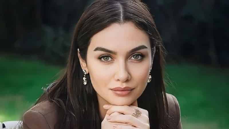 Birce Akalay Returns as Doctor Ayşegül in new Turkish TV series Eşiğin Ötesi-min