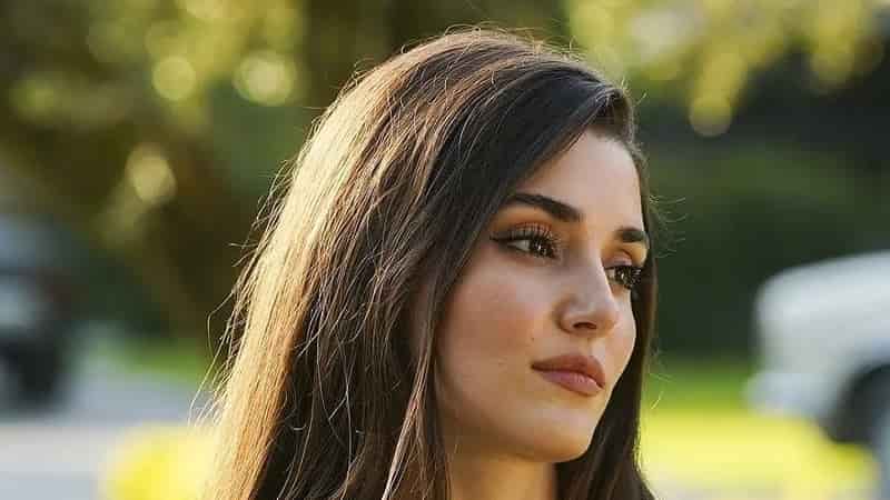 Critique of Hande Erçel – Will Elevate or Erode “Bambaşka Biri”?
