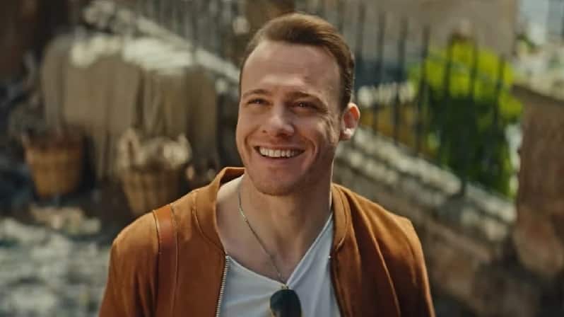 Kerem Bürsin Breaks Records with Turkish Airlines Ad Campaign