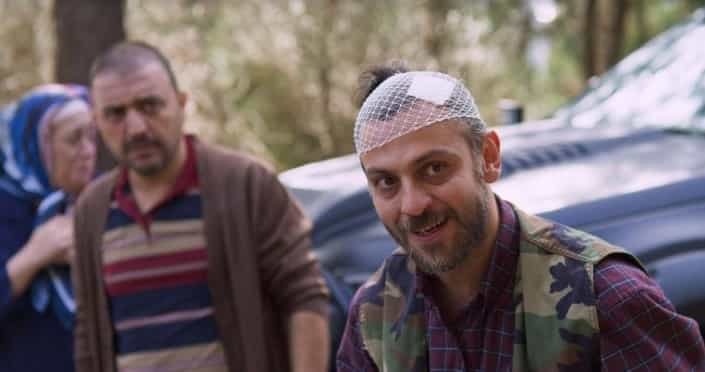 Erkan Kolçak Köstendil in new film “Iyi Bir Aile Değiliz”